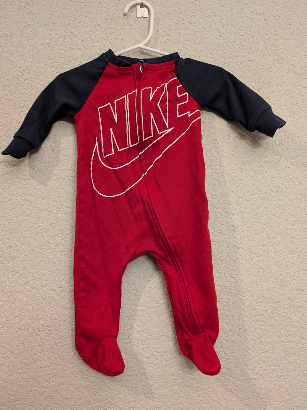 Nike Red & Black Infant Baby One-Piece Zip Romper Sz 6M Cozy